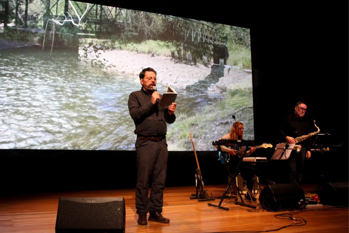Premiere of a poetic musical and multimedia show