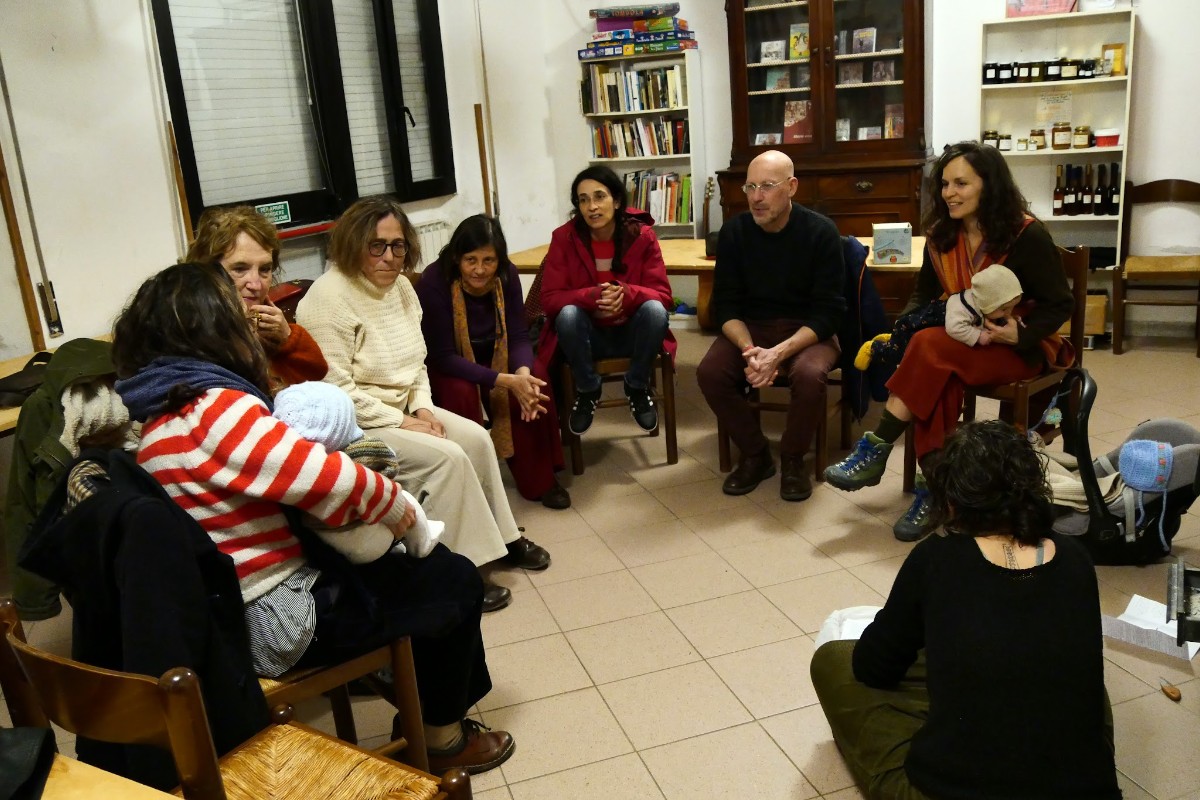 A season of traditional singing with the Colognole spontaneous singing group