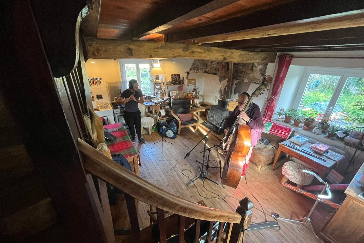 Albadas: the group Revelhet in residency with the archives of Eth Ostau Comengés